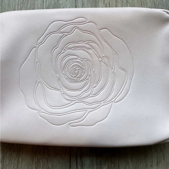 Lancôme Blush Pink with Lancôme Rose Print Cosmetic Bag - Picture 5 of 5